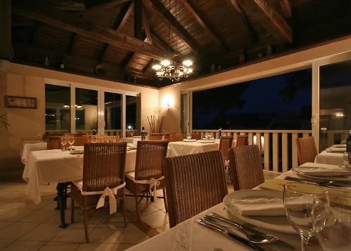 Abalone ホテル 4*