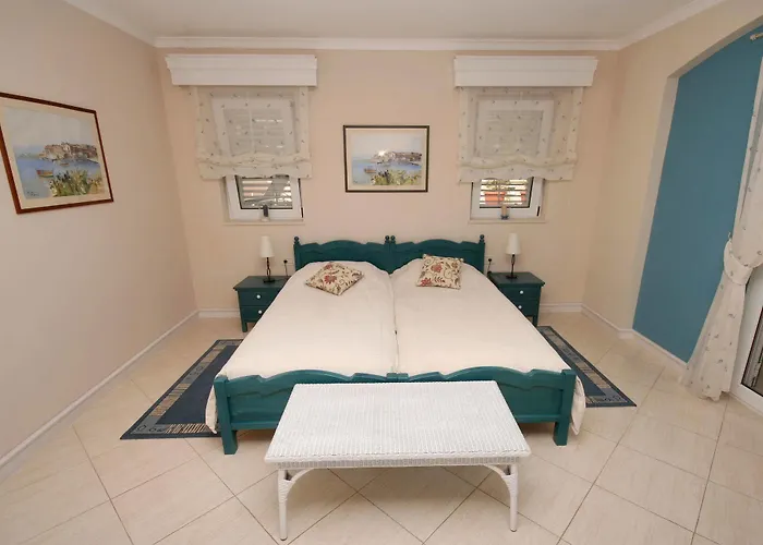 Abalone ホテル 4*